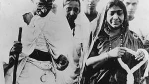 Mohandas K Gandhi Salt March Sarojini Naidu March 1930